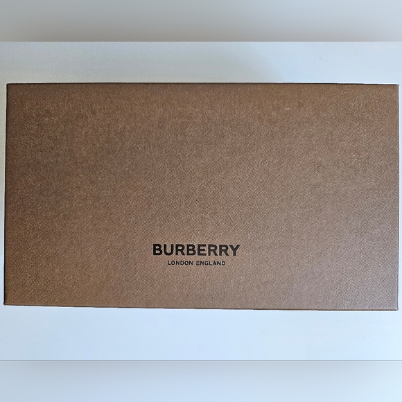 Burberry Sunglasses - Picture 3 of 5
